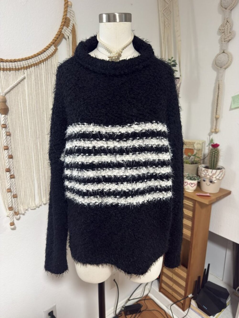 Lovestitch Black Fuzzy Striped Sweater Cozy Eyelash Knit Pullover Size S/M